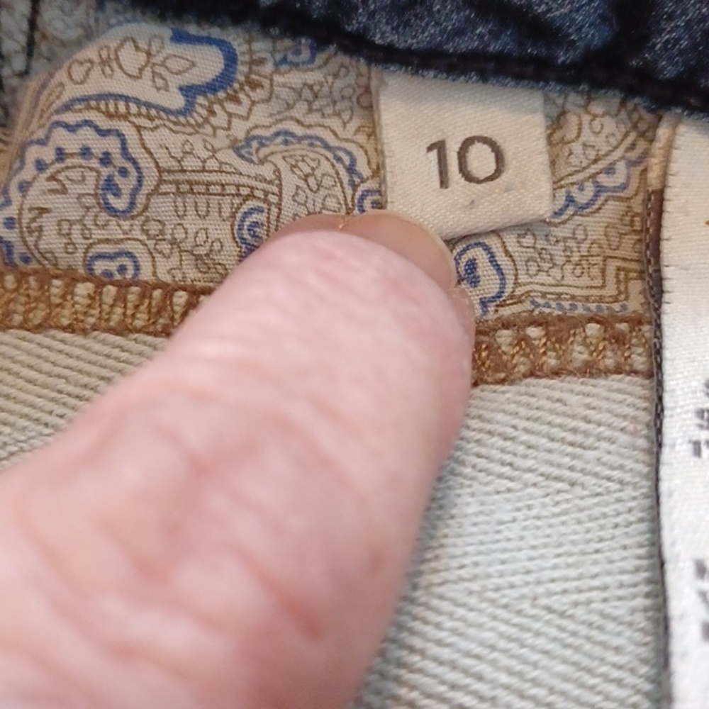 Miracle Body  Jeans Sz. 10. L.29.25". R.10". W.31". Flaw On Pocket In Pic. - Picture 7 of 10